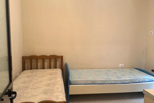 Shtepi me qera Apartament ne Tirane, Garsoniere, Mobilimi E mobiluar, Pagesa 35,000  Leke.