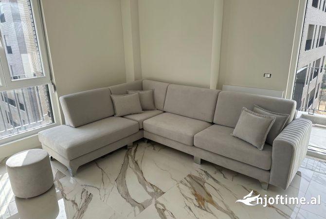 Apartament per qera 1+1 tek ish fusha e aviacionit, cmimi 550 euro