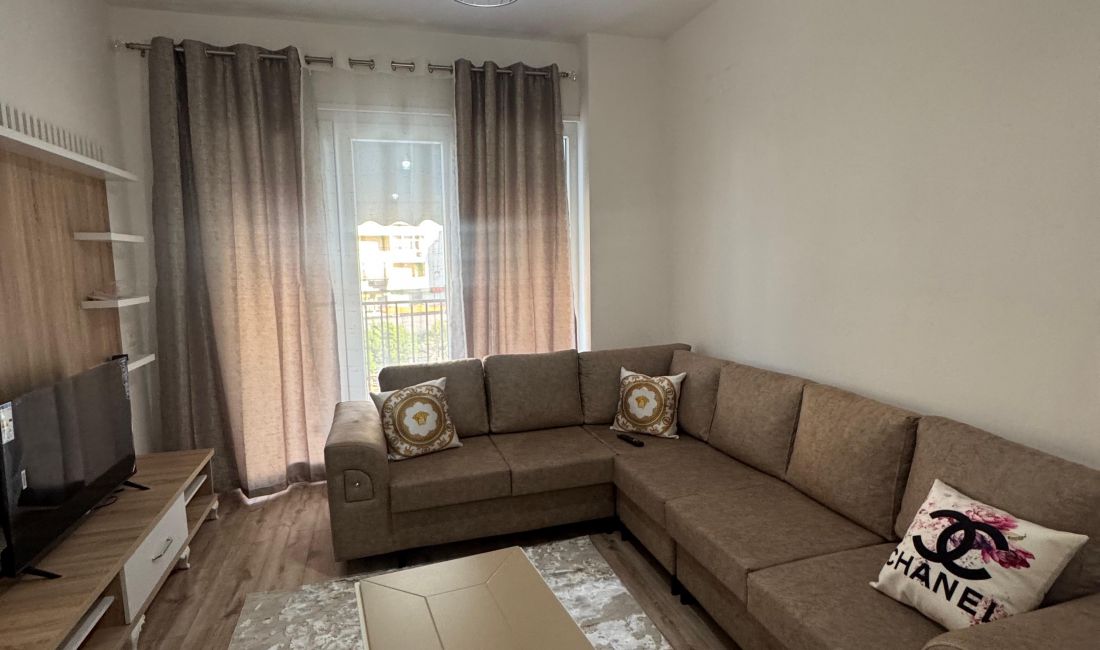 Shtepi me qera Apartament ne Tirane, 1+1, Mobilimi E mobiluar, Pagesa 450  Euro.