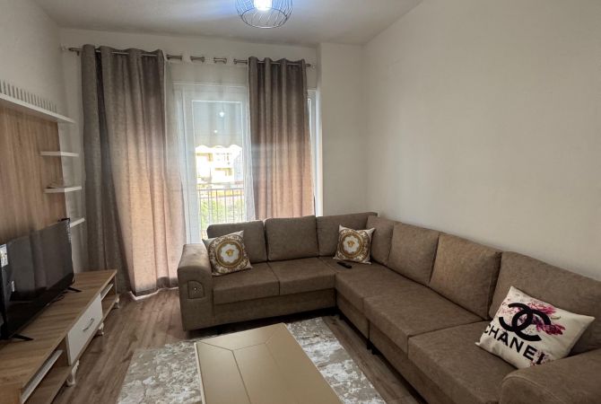 Jeper per qera apartament 1+1 Yzberisht 450 euro