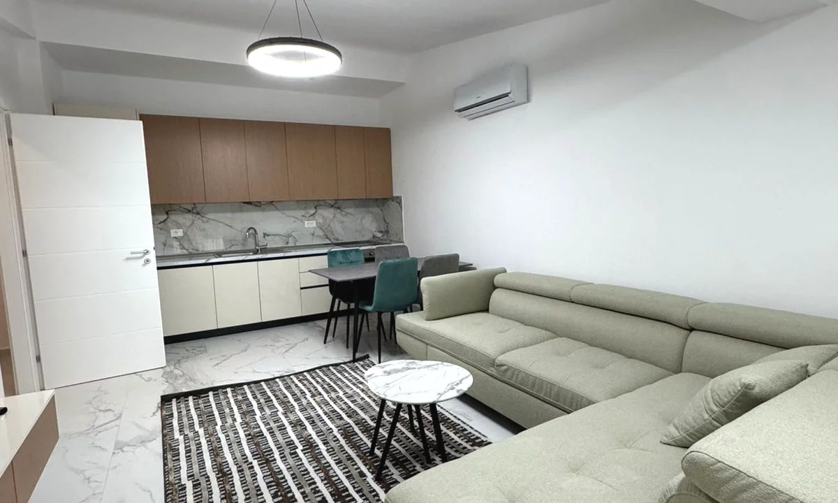 Shtepi me qera Apartament ne Tirane, 1+1, Mobilimi E mobiluar, Pagesa 450  Euro.