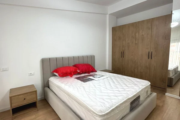 Shtepi me qera Apartament ne Tirane, 1+1, Mobilimi E mobiluar, Pagesa 450  Euro.