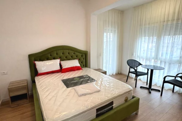 Shtepi me qera Apartament ne Tirane, 1+1, Mobilimi E mobiluar, Pagesa 450  Euro.