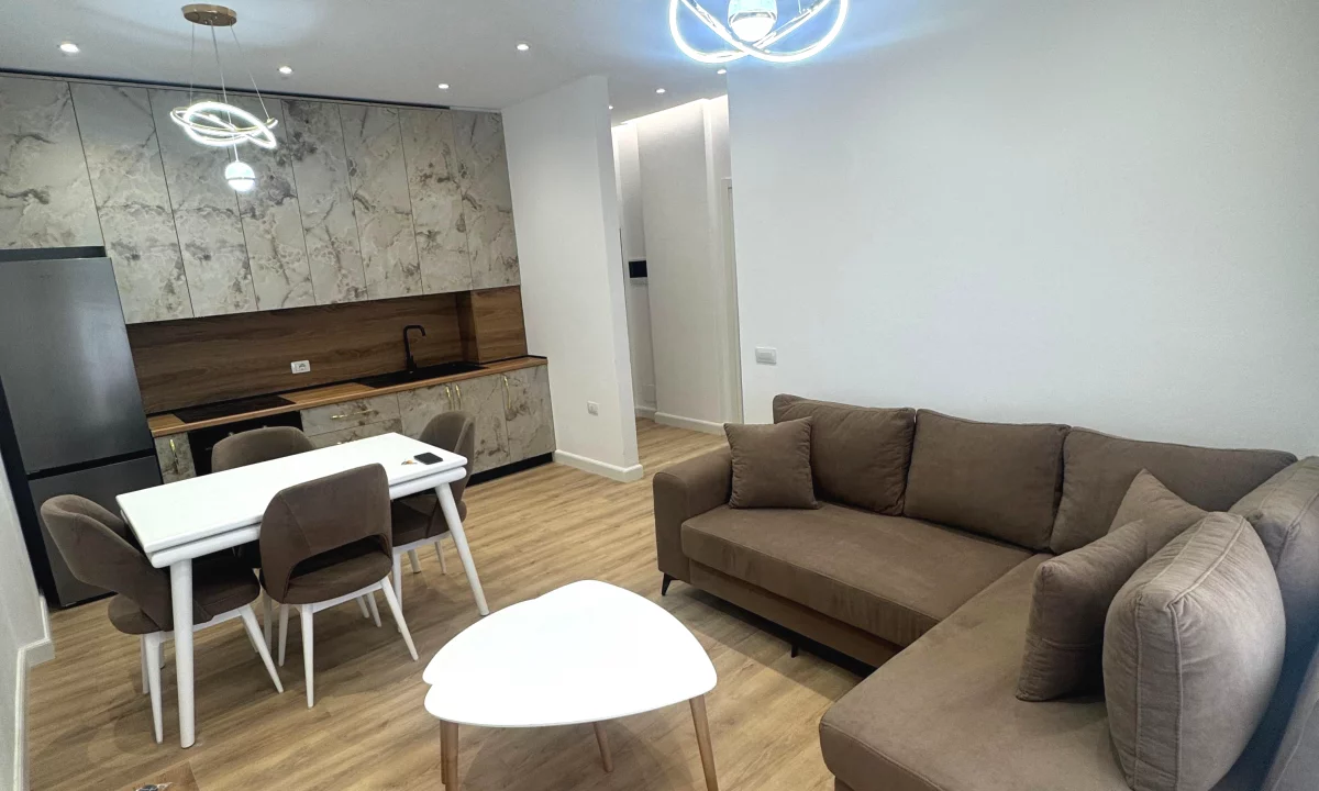 Shtepi me qera Apartament ne Tirane, 1+1, Mobilimi E mobiluar, Pagesa 450  Euro.