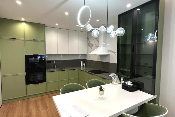 Jepet per qera apartament 1+1 Cmimi 500 euro Astir