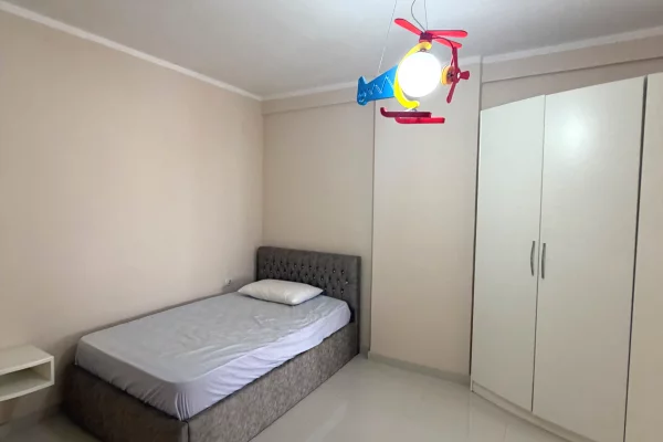 Shtepi me qera Apartament ne Tirane, 2+1, Mobilimi E mobiluar, Pagesa 550  Euro.