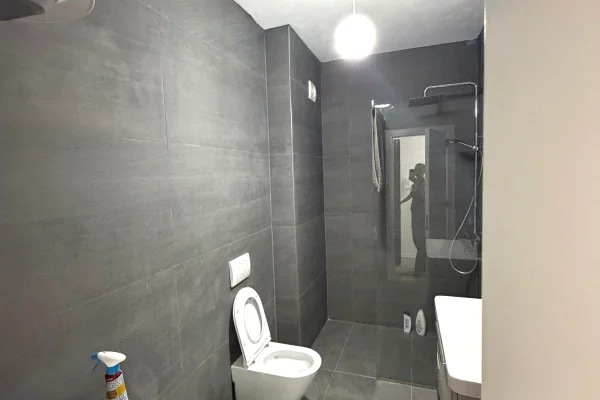 Shtepi me qera Apartament ne Tirane, 2+1, Mobilimi E mobiluar, Pagesa 800  Euro.