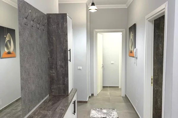 Shtepi me qera Apartament ne Tirane, 2+1, Mobilimi E mobiluar, Pagesa 55,000  Leke.