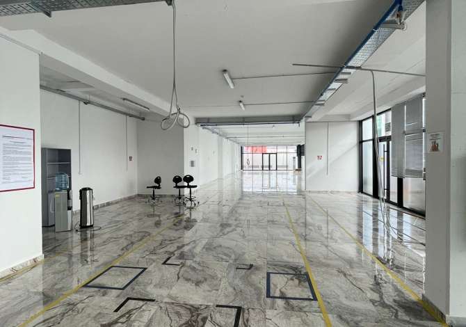 Ambient biznesi me qera 4+1 ne Tirane - 2,500 Euro