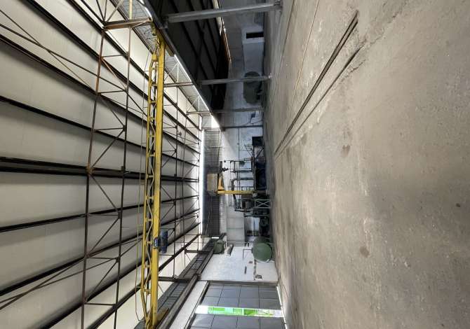 Jepen me qera opsione magazinash 800 m2 Vore