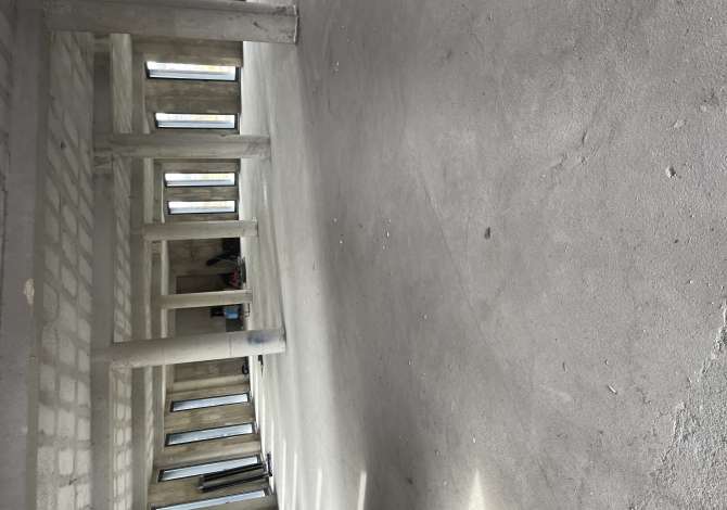 Ambient biznesi me qera 4+1 ne Tirane - 2,500 Euro