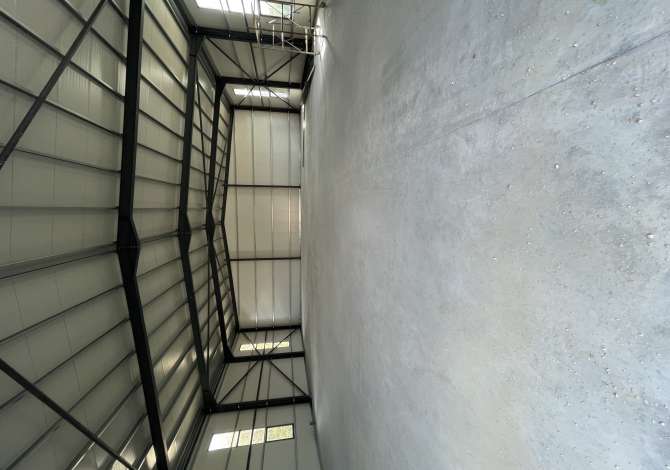 Ambient biznesi me qera 4+1 ne Tirane - 2,500 Euro