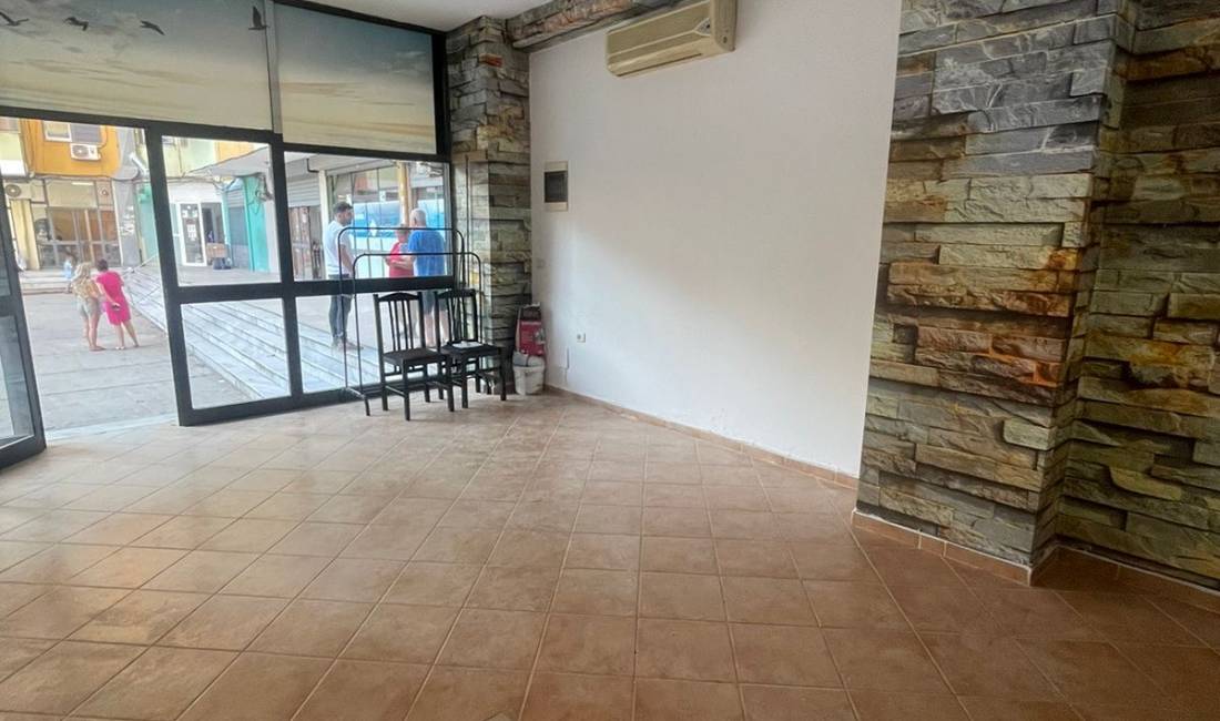 🏡 Shitet dyqan me sip 33 m2 Komuna Parisit📍