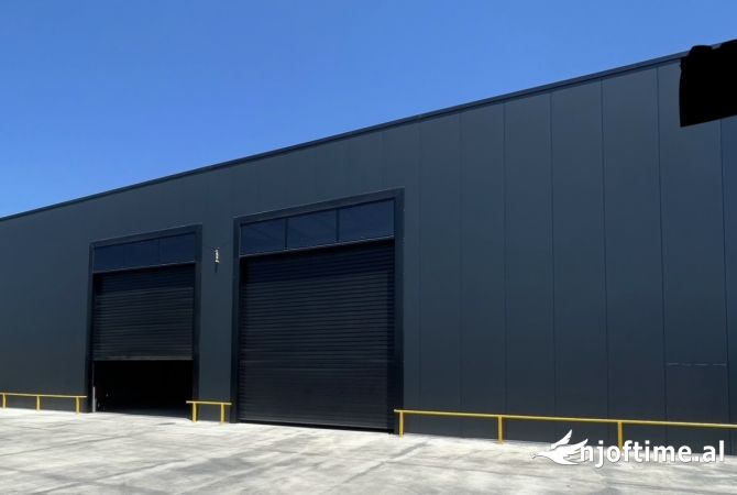 Ambiente Commerciale in Affitto 4+1 a Tirana - 2,700 Euro