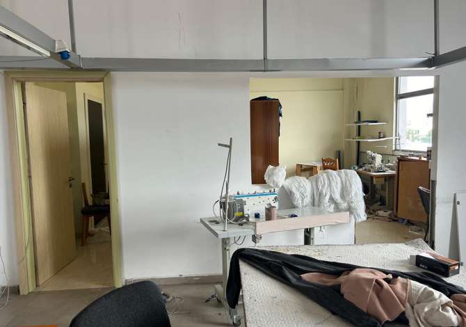 Ambient biznesi me qera 4+1 ne Tirane - 1,300 Euro