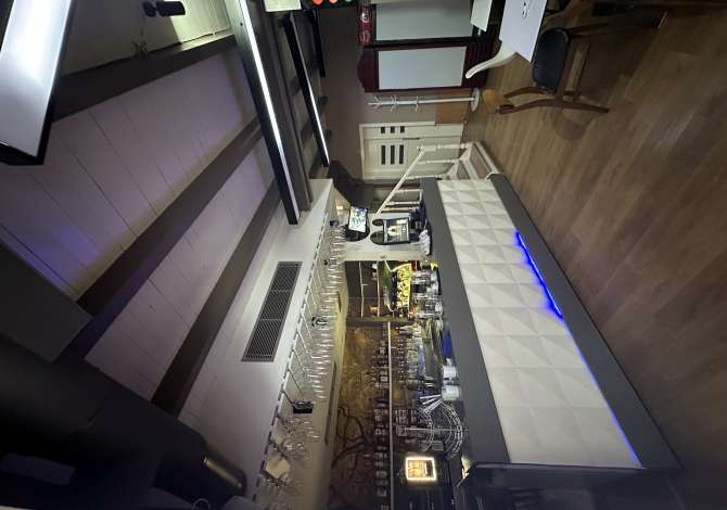 Ambient biznesi me qera 2+1 ne Tirane - 2,000 Euro