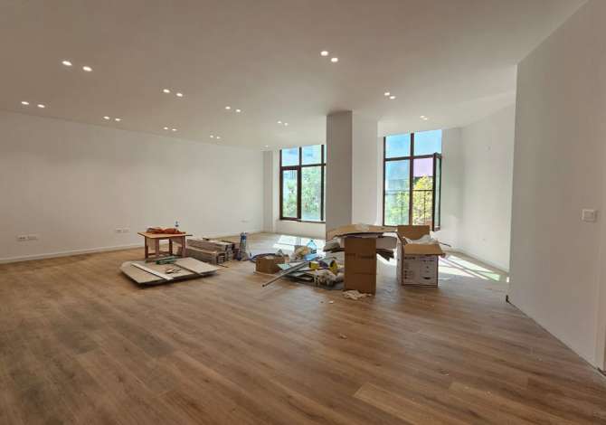 Jepet ambient me qera , studio , kopesht , kurse