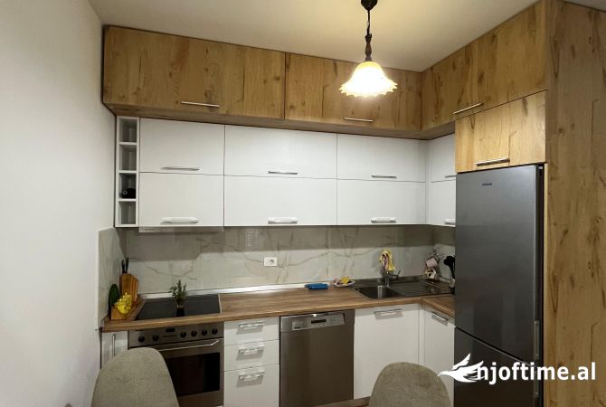 Appartamento in affitto a Tirana 1+1, Arredato