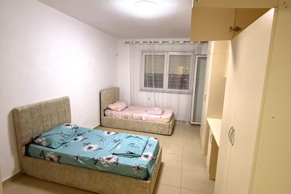 Shtepi me qera Apartament ne Tirane, 2+1, Mobilimi E mobiluar, Pagesa 55,000  Leke.