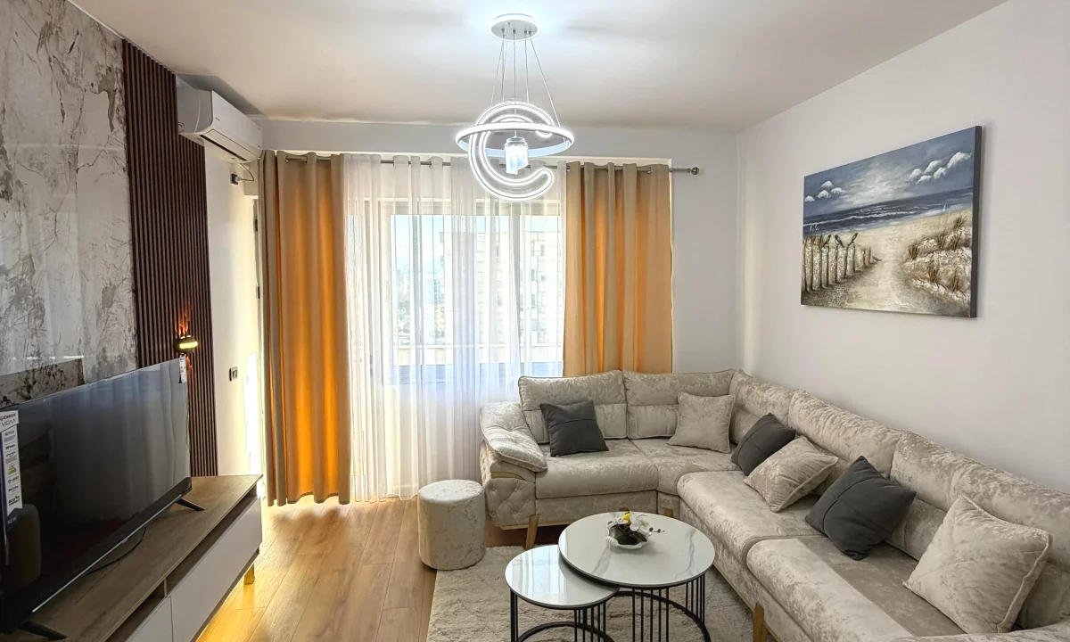 Appartamento in vendita a Tirana 2+1, Arredato