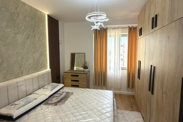 Appartamento in vendita a Tirana 2+1, Arredato