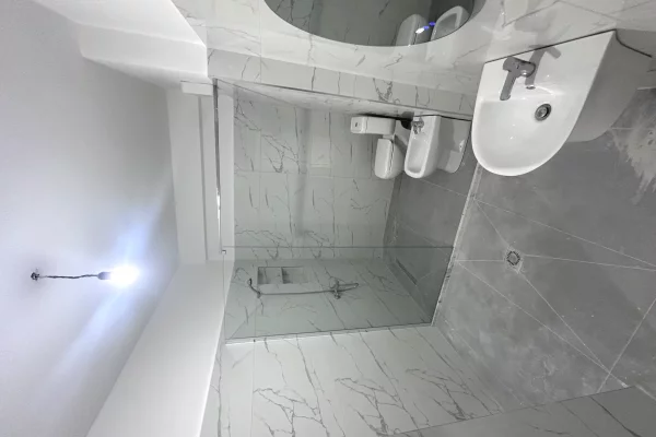 Appartamento in affitto a Tirana 2+1, SemiArredato