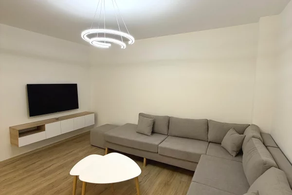 Appartamento in affitto a Tirana 2+1, Arredato