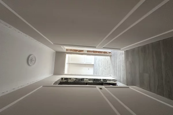 Shtepi ne shitje Apartament ne Tirane, 1+1, Mobilimi Bosh, pa mobiluar, Pagesa 111,000  Euro.