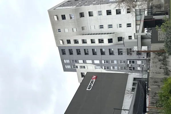 Apartament per zyre ish parku 