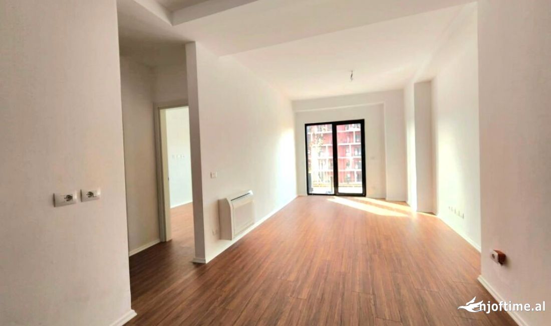 ZYRE/APARTAMENT  PER QERA NE RRUGEN E KAVAJES!