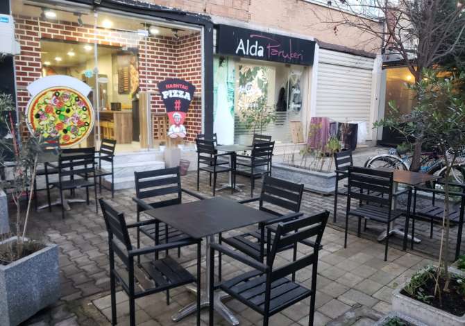 Ambient biznesi me qera 2+1 ne Tirane - 60,000 Leke