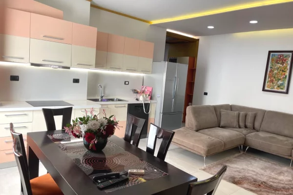 Shtepi me qera Apartament ne Tirane, 2+1, Mobilimi E mobiluar, Pagesa 55,000  Leke.