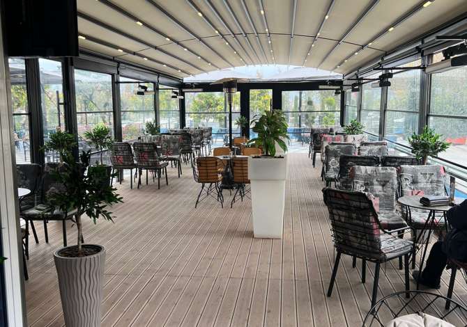 OFROHET BAR-LOUNGE + POSTE PARKIMI ME QIRA TEK LIQENI I THATE!