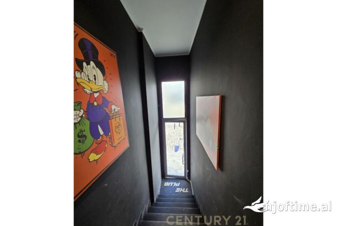 Ambjent komercial per shitje prane Pazarit te Ri!