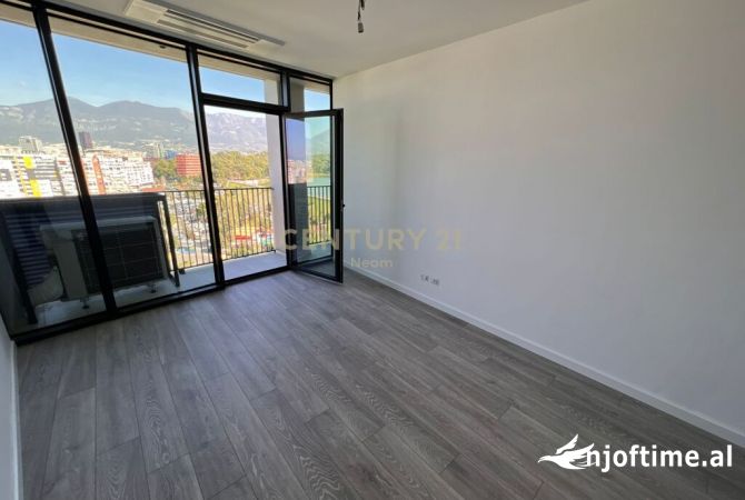 Ambiente Commerciale in Affitto 3+1 a Tirana - 1,300 Euro