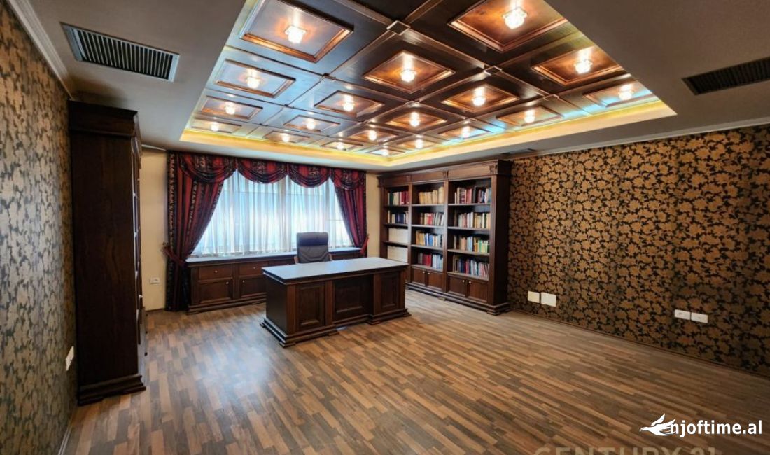 SHITET AMBIENT KOMERCIAL ME 2 POSTE PARKIMI TEK ZOGU I ZI.