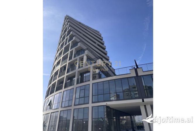 Ambiente Commerciale in Affitto 3+1 a Tirana - 4,000 Euro