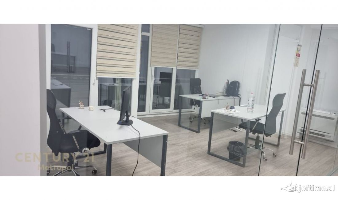 AMBIENT PER ZYRA ME QIRA TE KOMUNA E PARISIT, KIKA 2!