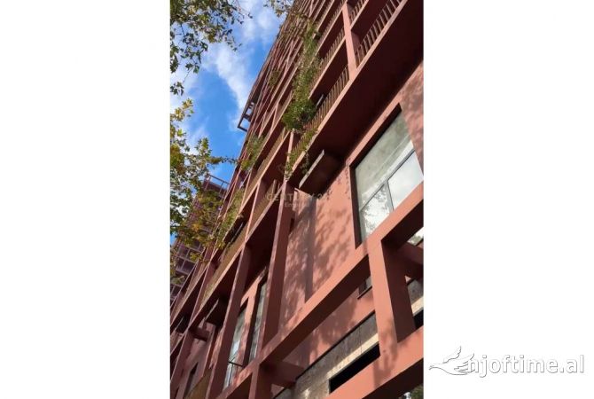 Ambient per zyra me qira 2+1+2 tek Garden Building!