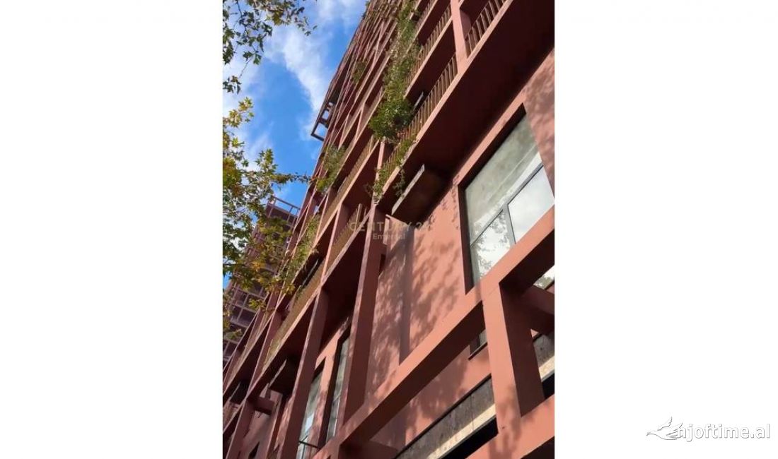 Ambient per zyra me qira 2+1+2 tek Garden Building!