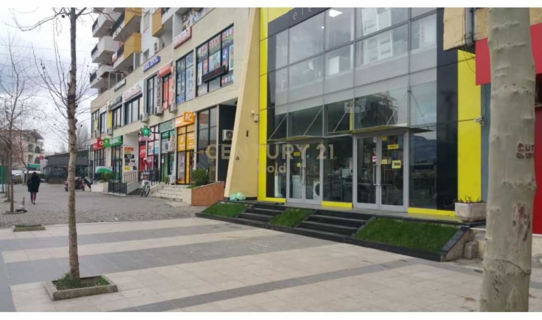 AMBIENT KOMERCIAL PER SHITJE (BANKE) NE ASTIR