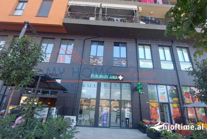 Ambiente Commerciale in Vendita 3+1 a Tirana - 126,000 Euro
