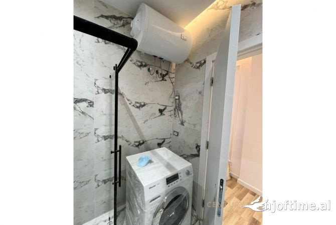 Appartamento in vendita a Tirana 2+1, Arredato