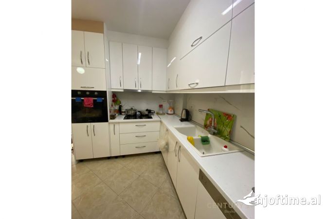 Shitet, Apartament 2+1, Astir, Tiranë.