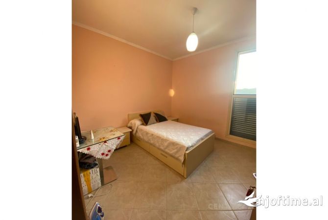 Appartamento in vendita a Tirana 2+1, Arredato