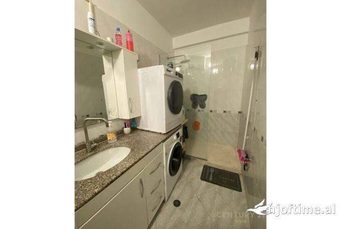 Appartamento in vendita a Tirana 2+1, Arredato