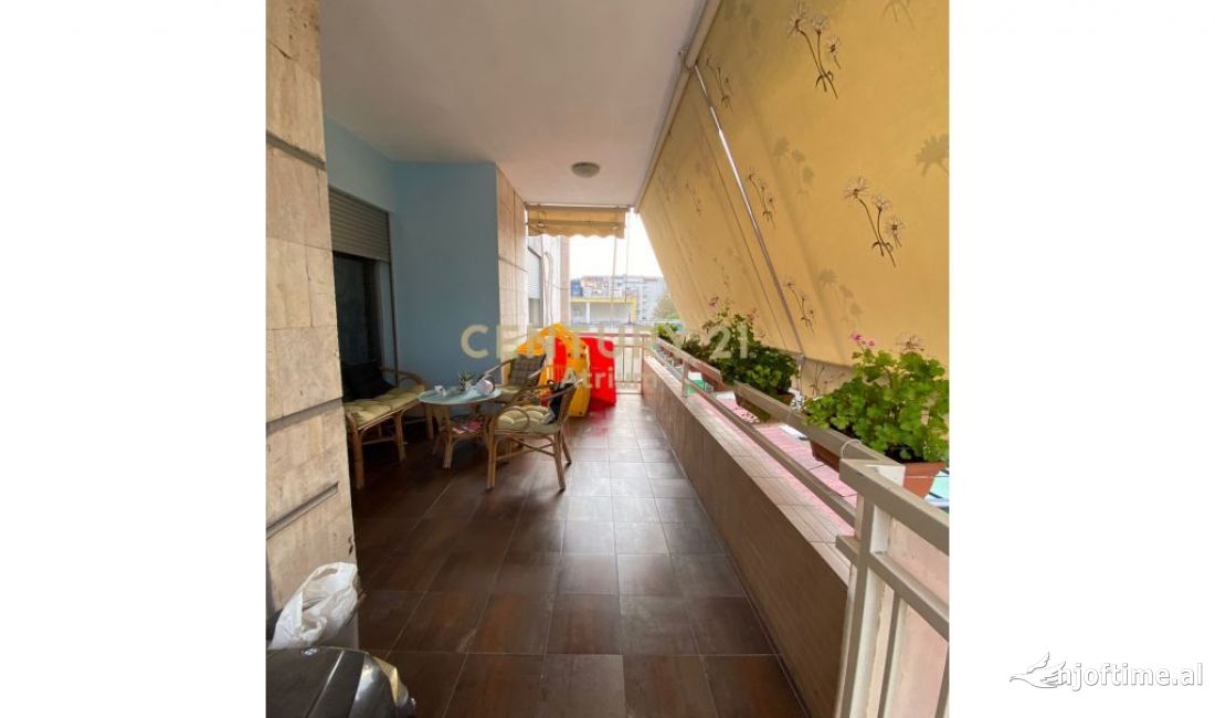 Shtepi me qera Apartament ne Tirane, 3+1, Mobilimi E mobiluar, Pagesa 850  Euro.