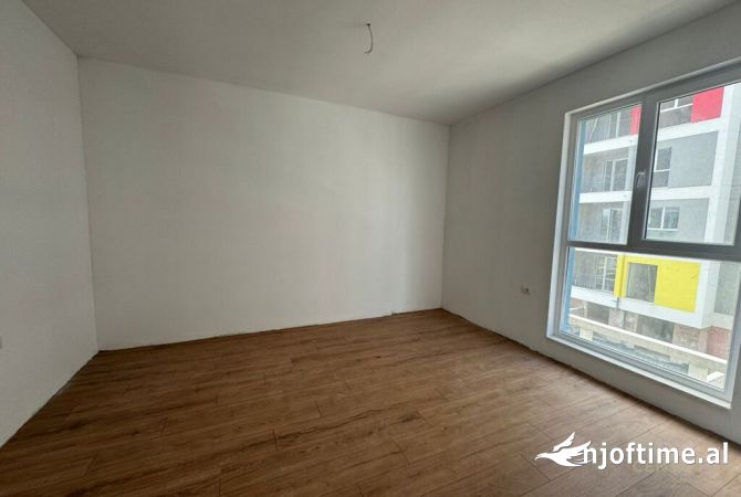 Shtepi ne shitje Apartament ne Tirane, 3+1, Mobilimi Bosh, pa mobiluar, Pagesa 114,000  Euro.