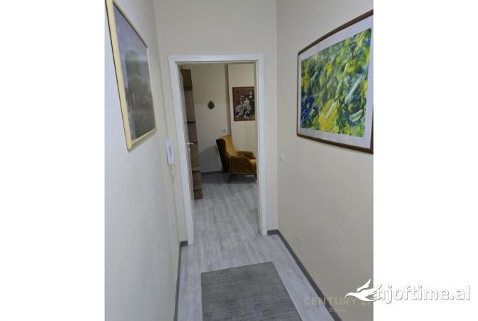 Shtepi me qera Apartament ne Tirane, 1+1, Mobilimi E mobiluar, Pagesa 580  Euro.