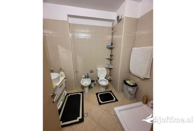 Shtepi me qera Apartament ne Tirane, 1+1, Mobilimi E mobiluar, Pagesa 500  Euro.